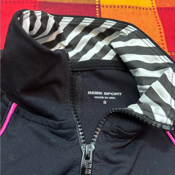 Women Jacket - Picture 6 of 11